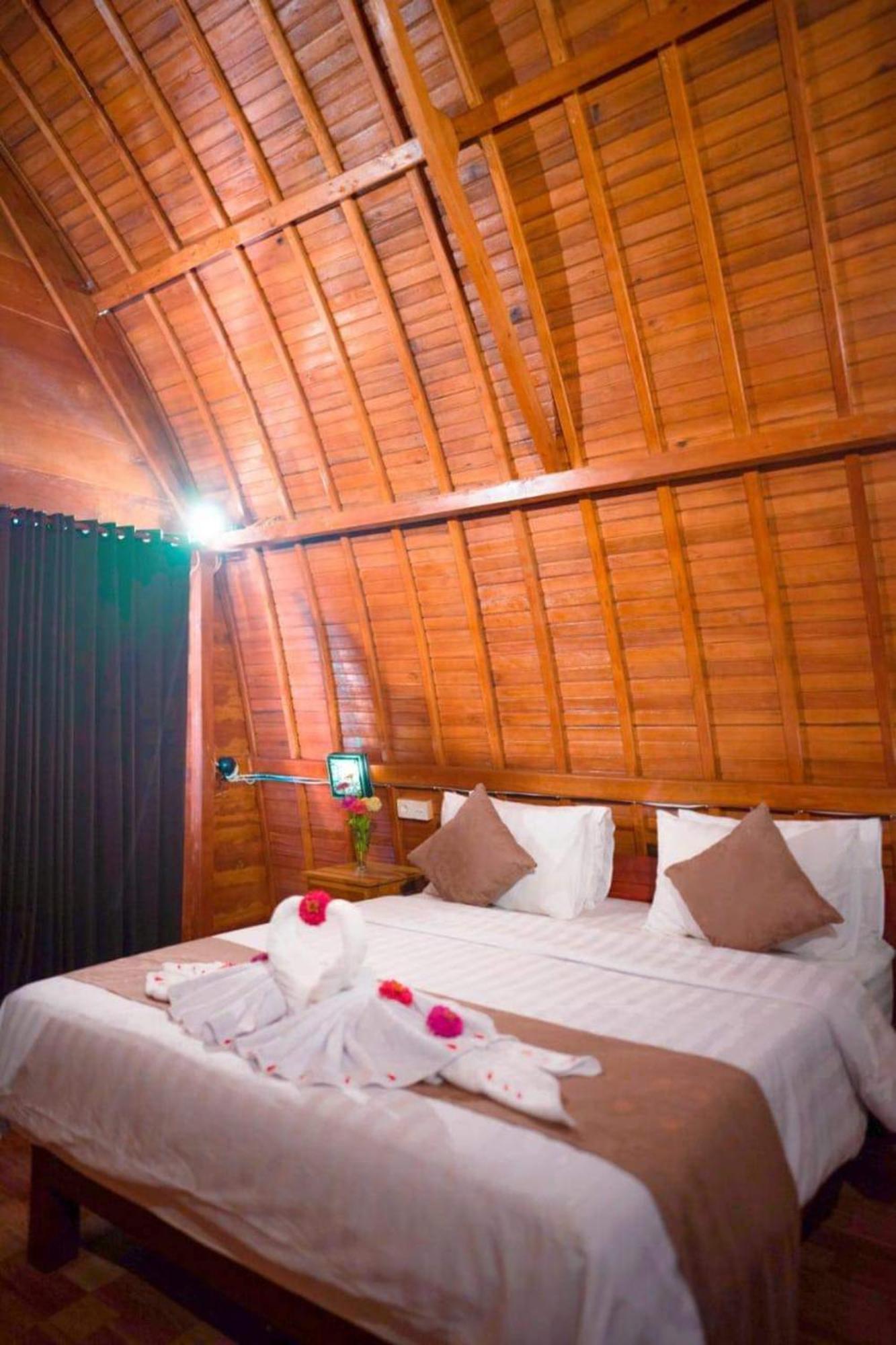 The Peace Arta Bungalow Batununggul Exterior foto