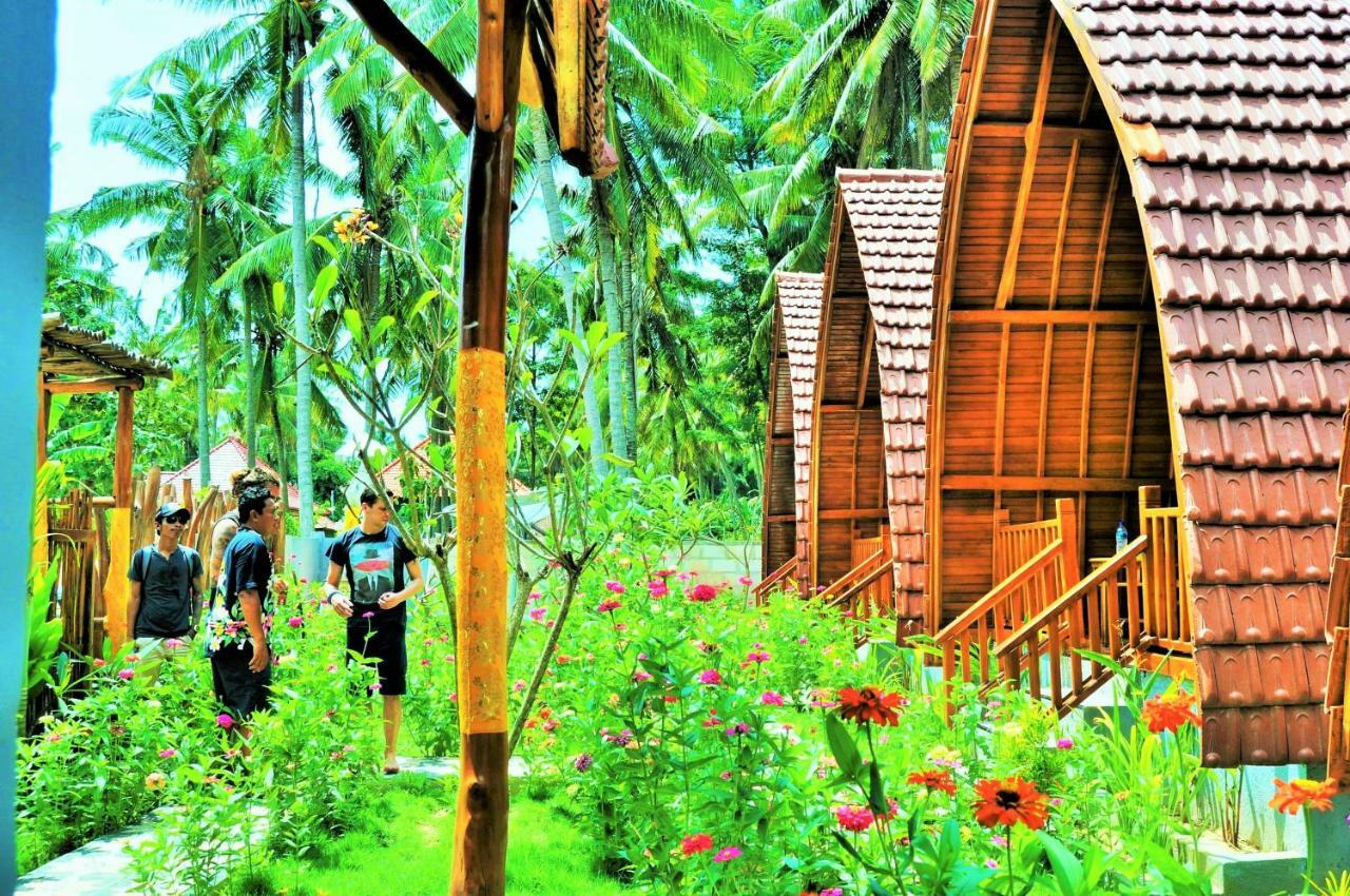The Peace Arta Bungalow Batununggul Exterior foto
