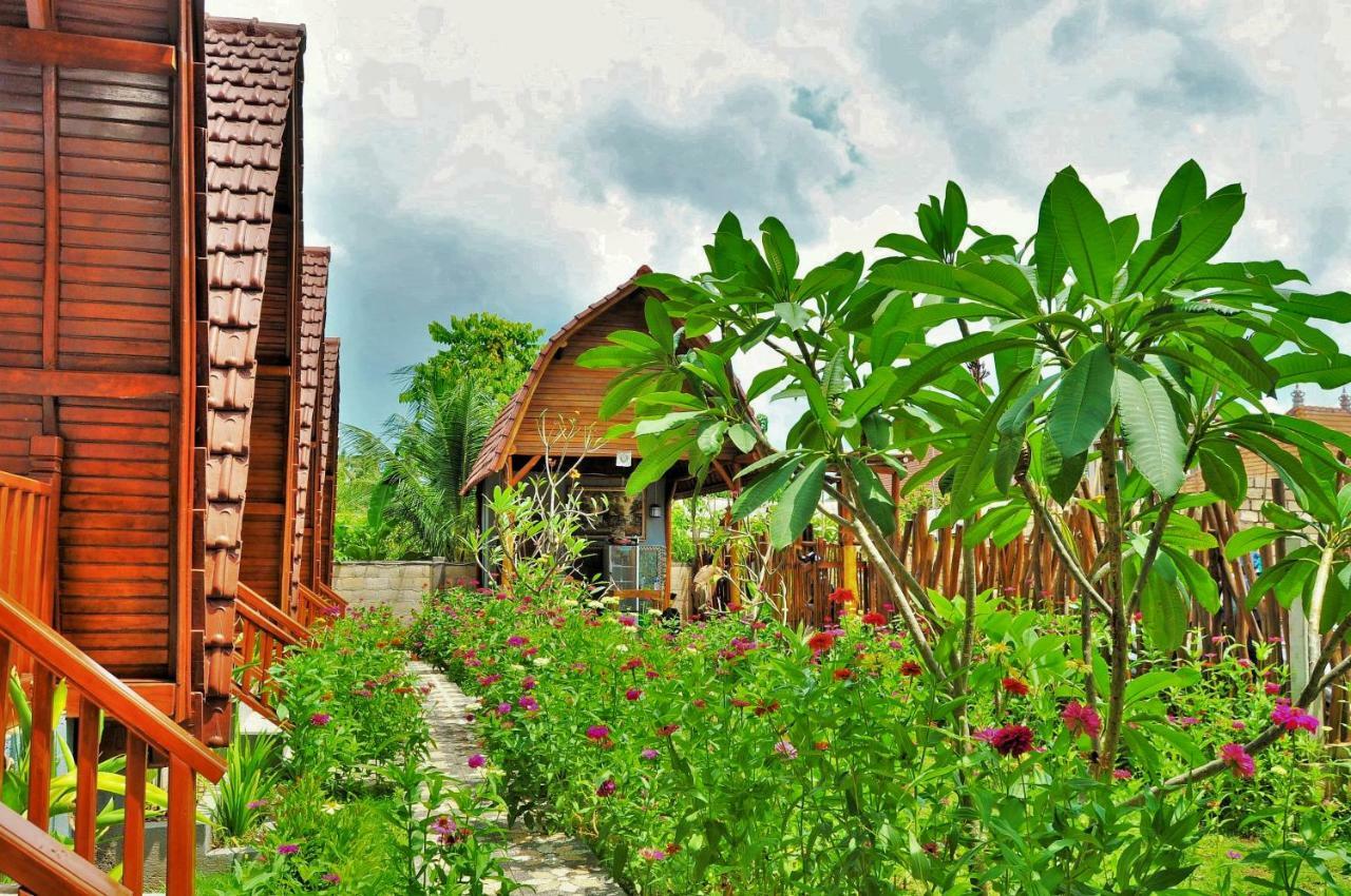 The Peace Arta Bungalow Batununggul Exterior foto